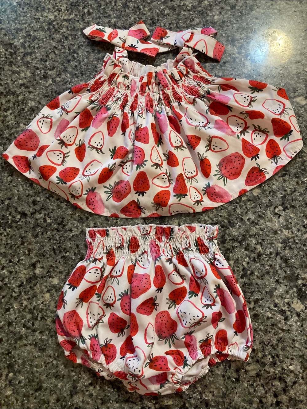 Baby Girl Strawberry Print Two-Piece Set - Pink & Red size 12m